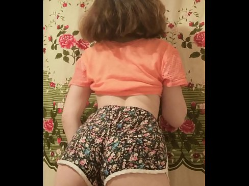 ❤️ Сексуальная юная малышка делает стриптиз снимая свои шортики на камеру ❤❌ Просто порно на rionews.top ️