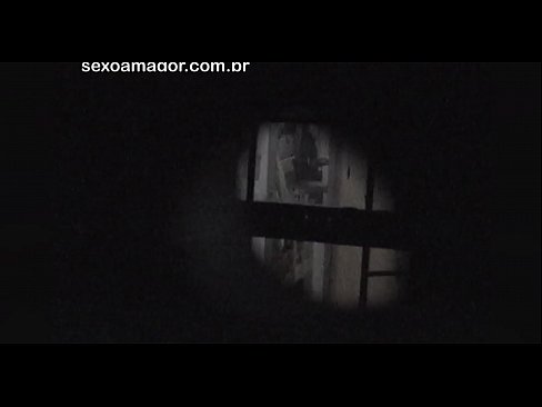 ❤️ Блондинку тайно снимает на видео соседский вуайерист, спрятанный за полыми кирпичами ❤❌ Просто порно на rionews.top ️